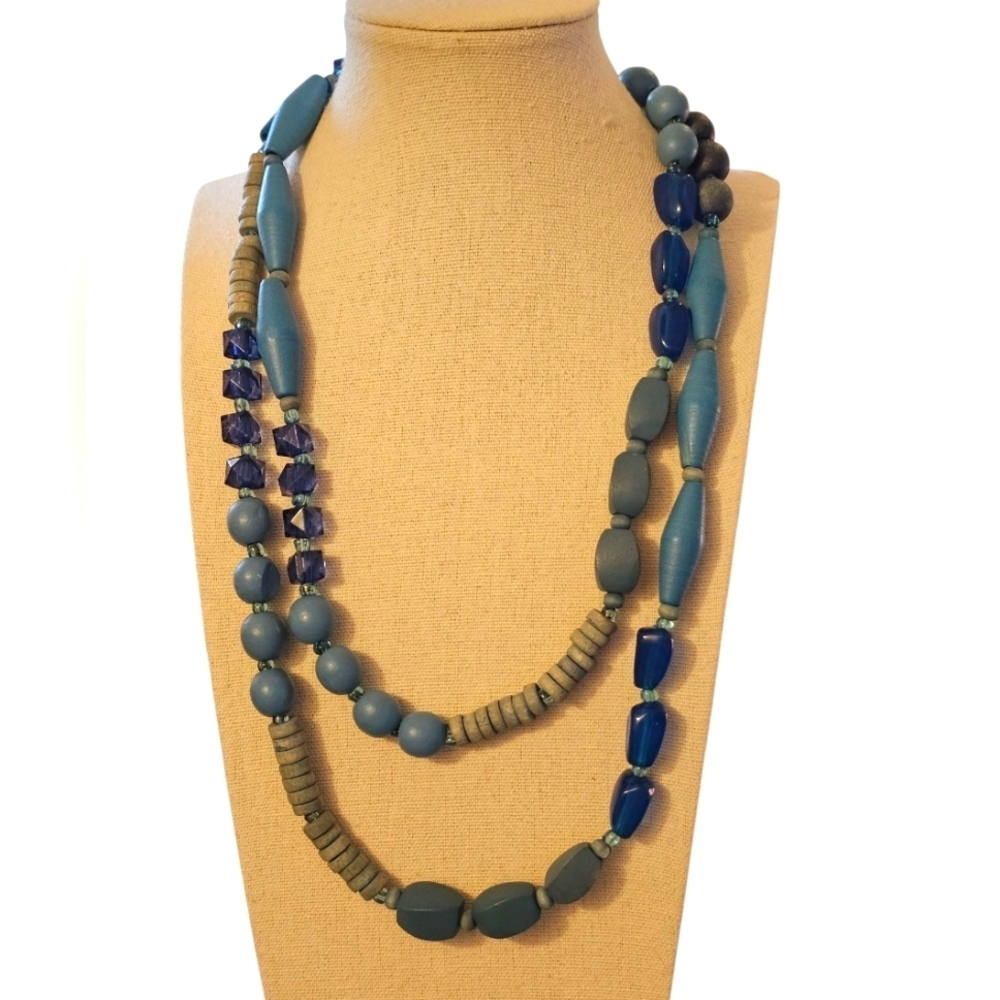 Vtg Blue Acrylic and Wood Beaded Necklace N1P103